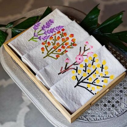 White base: Flower collection Napkin (Set of 4)